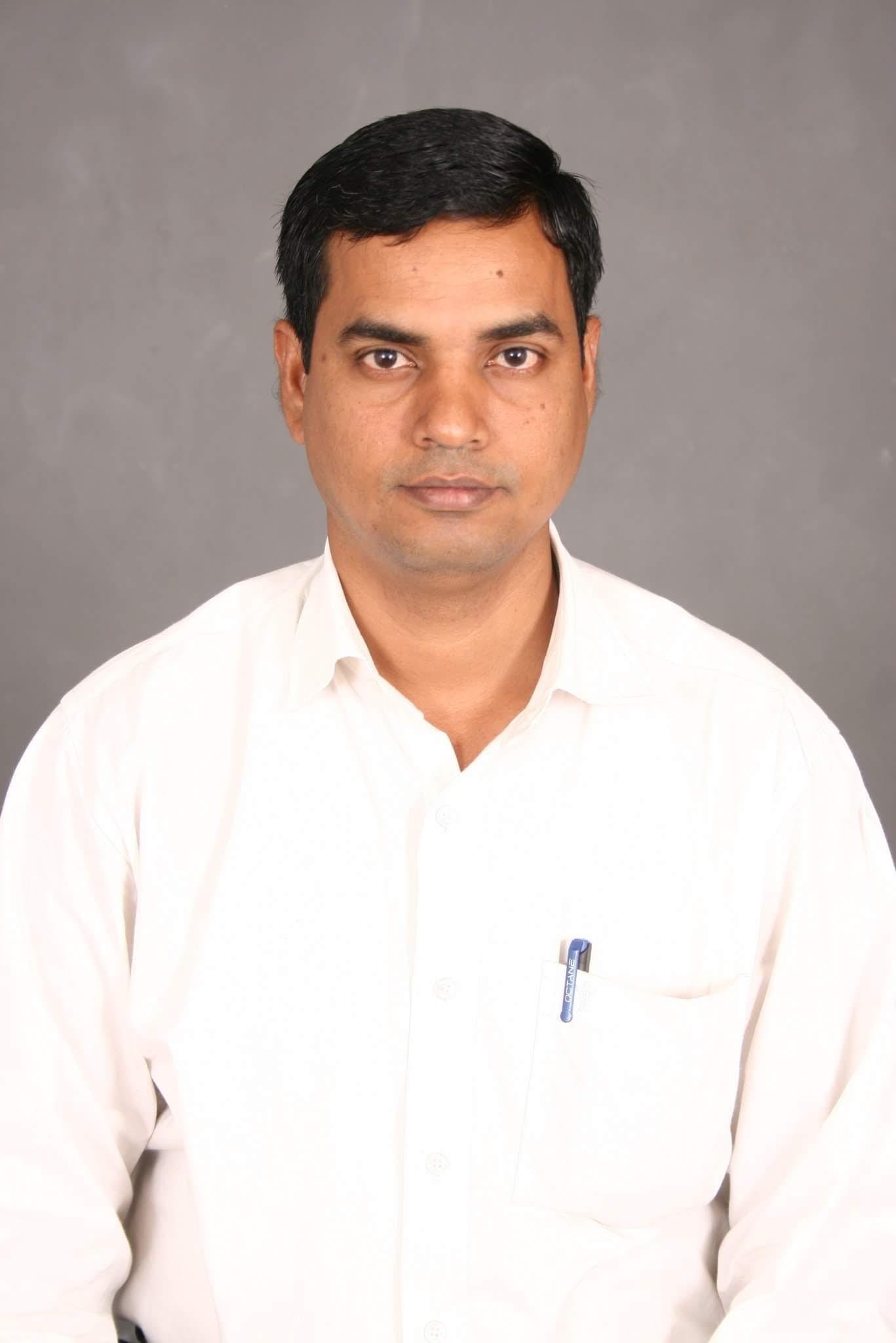 Dr. R Senthíl Kumar