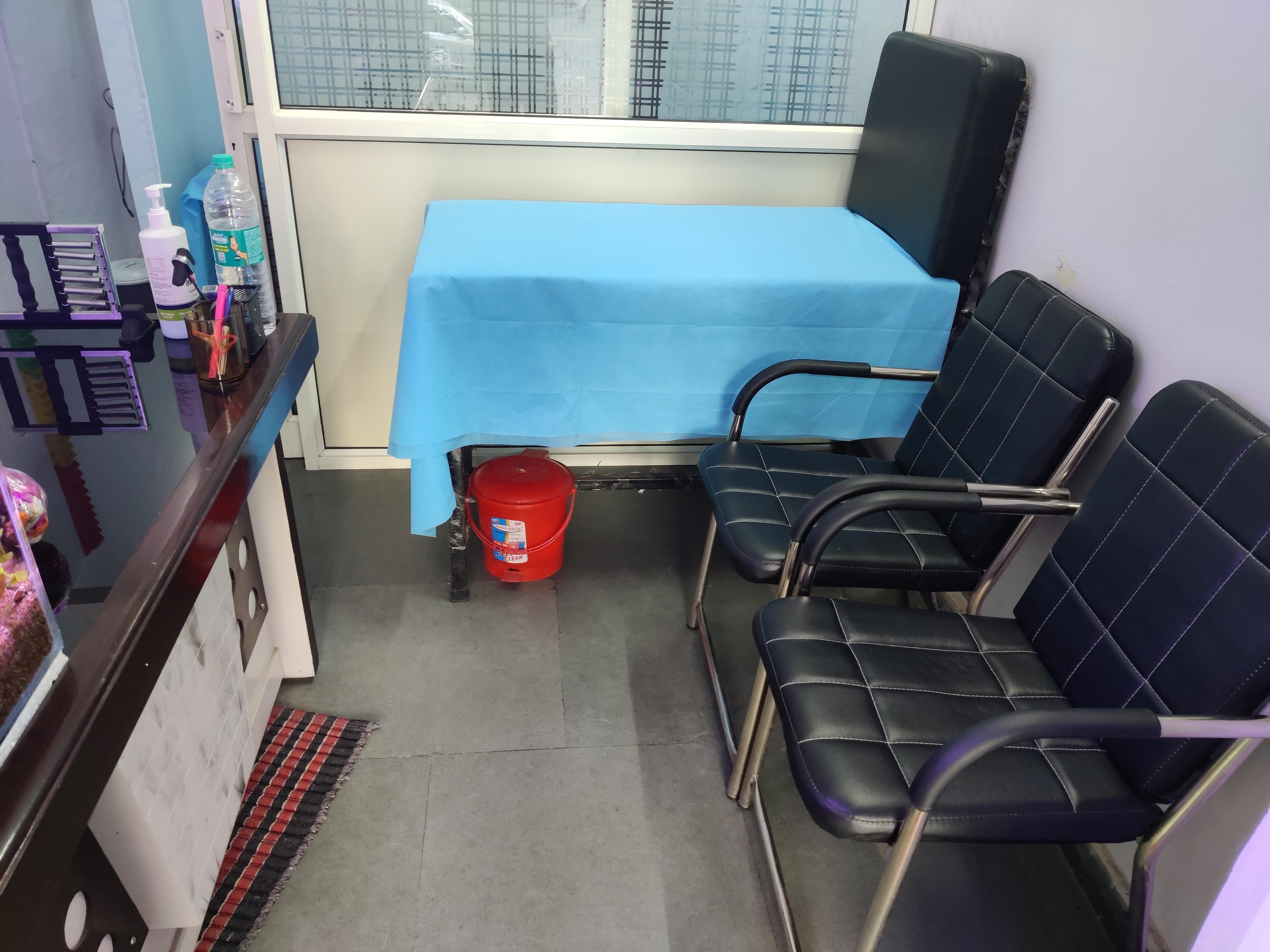 Interior view photo of SPORTS PHYSIO CARE AND CHHATH MATA REHAB CLINIC - Photo 2 at Not Available 110091